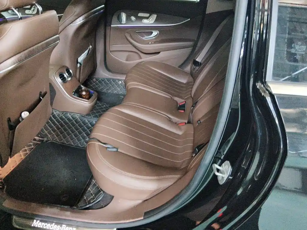 Mercedes-Benz E-Class — миниатюра 15