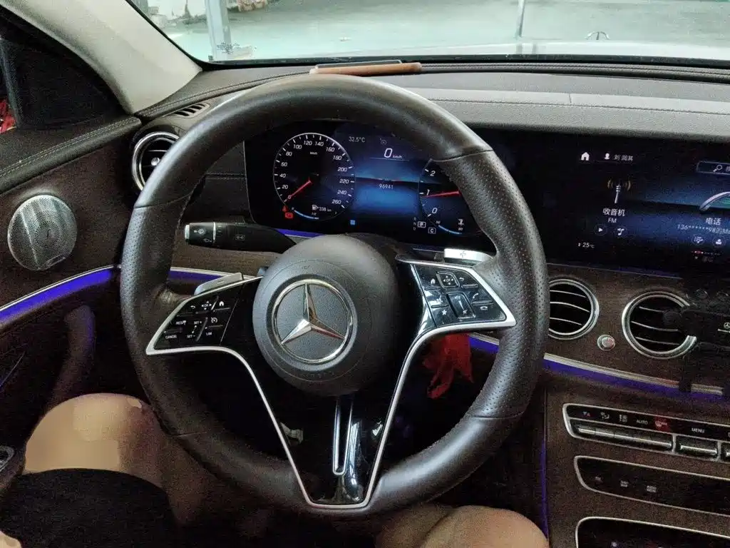 Mercedes-Benz E-Class — миниатюра 3