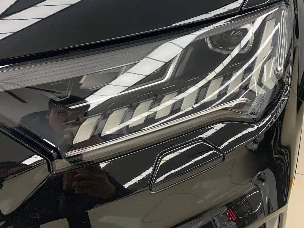 Audi Q7 — миниатюра 12