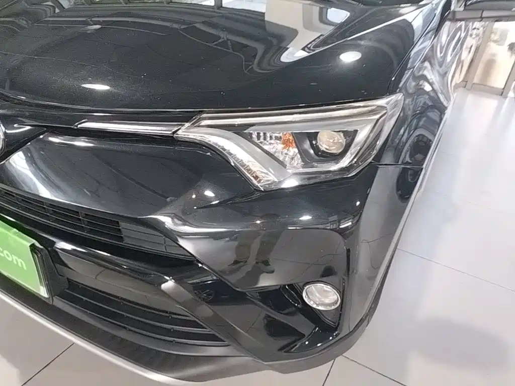 Toyota RAV4 — миниатюра 24