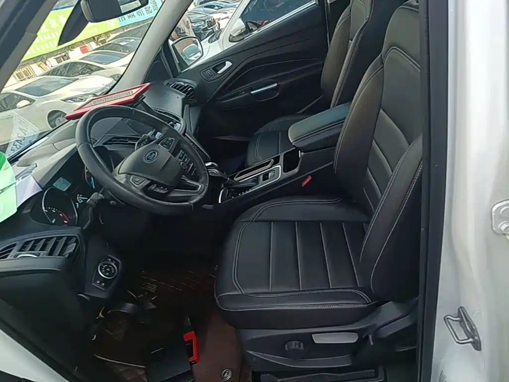 Ford Kuga — миниатюра 15