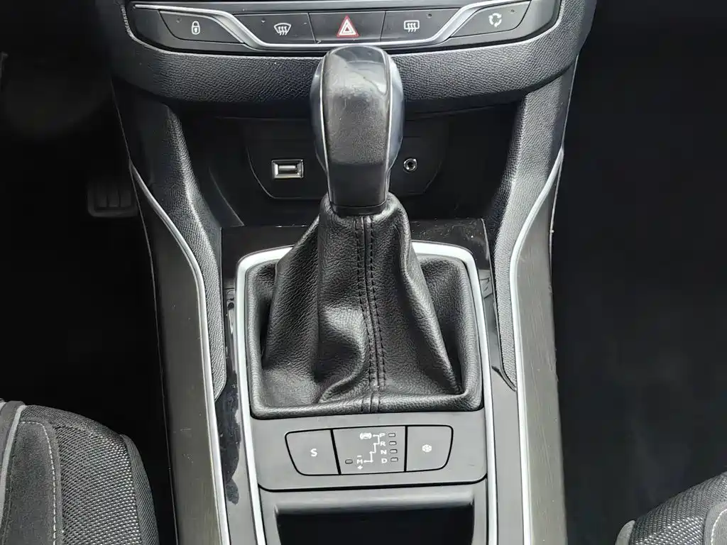 Peugeot 408 — миниатюра 13