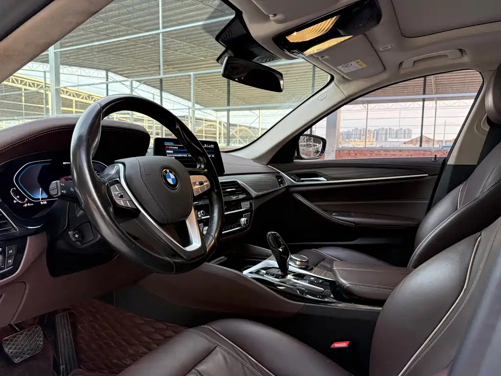 BMW 5 Series New Energy — миниатюра 18