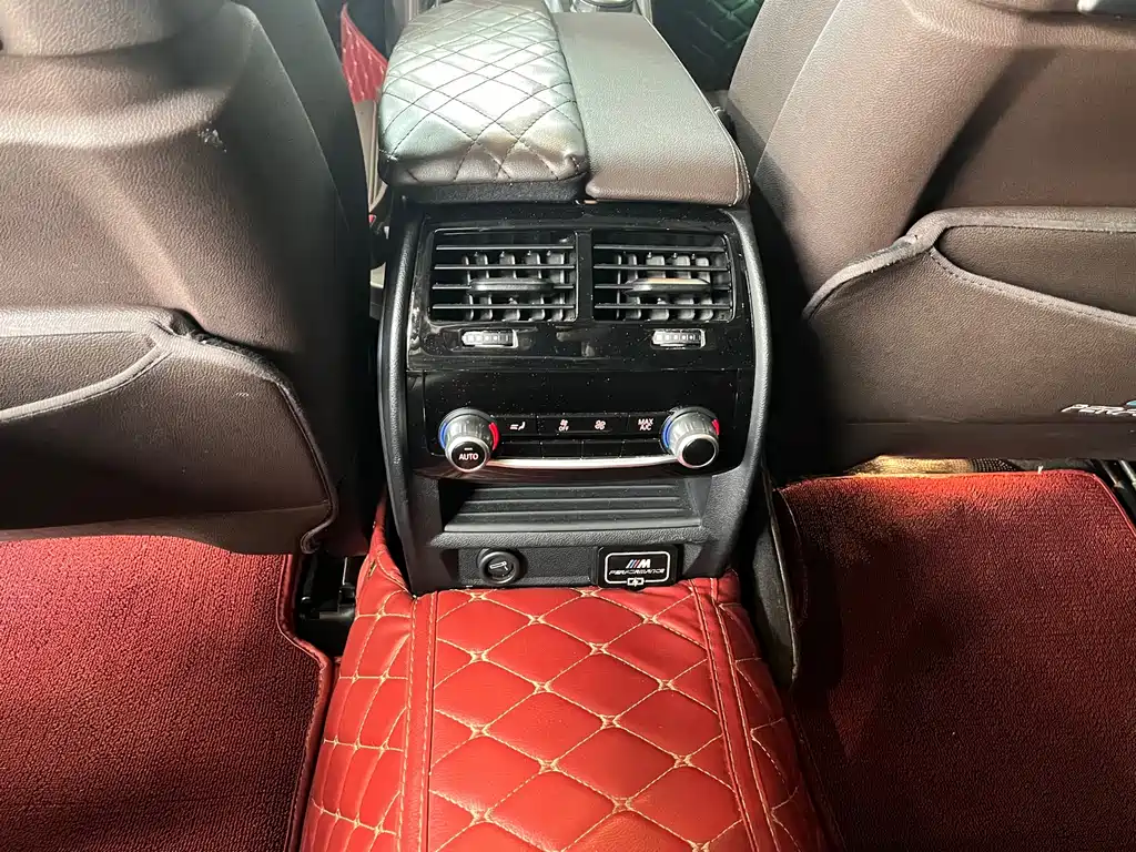 BMW 5 Series — миниатюра 10
