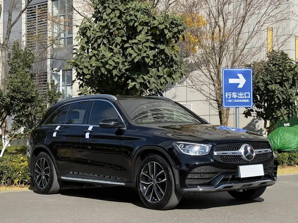MERCEDES-BENZ GLC