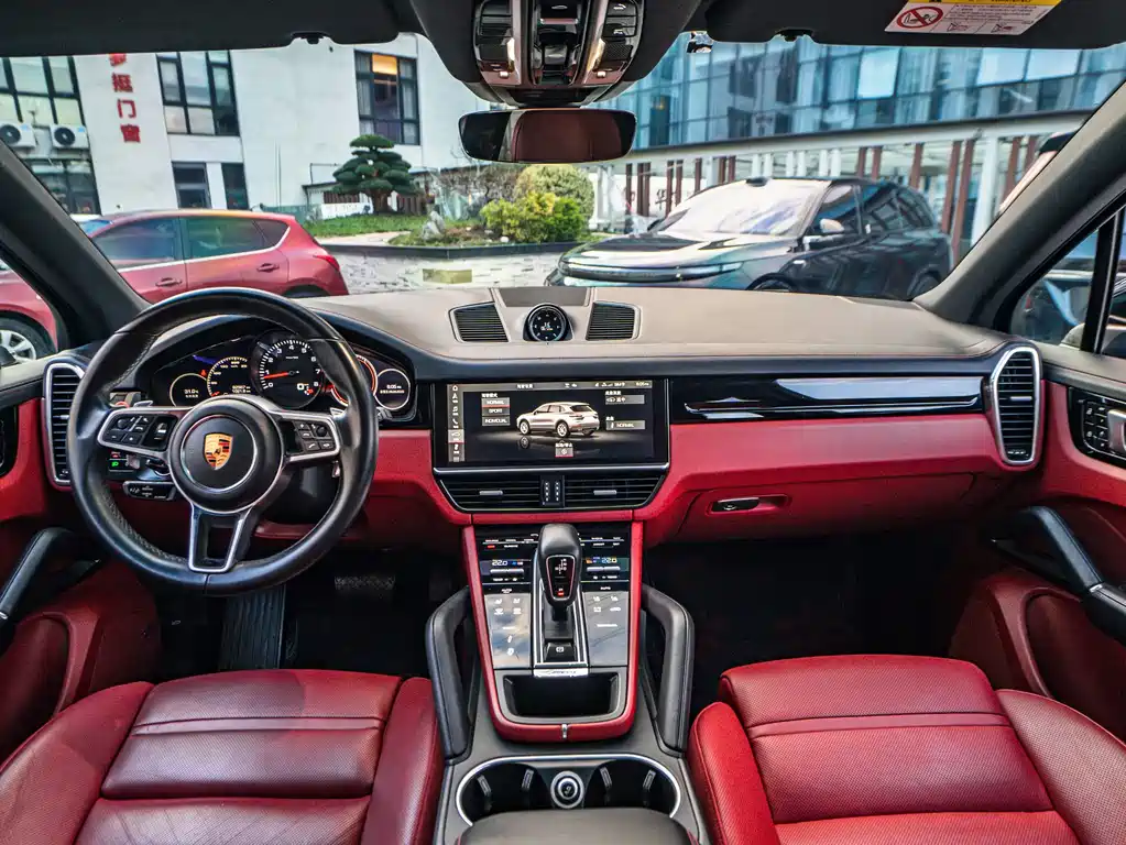 Porsche Cayenne — миниатюра 7