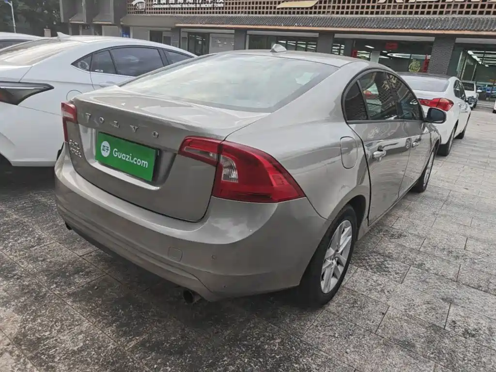 Volvo S60 — миниатюра 7