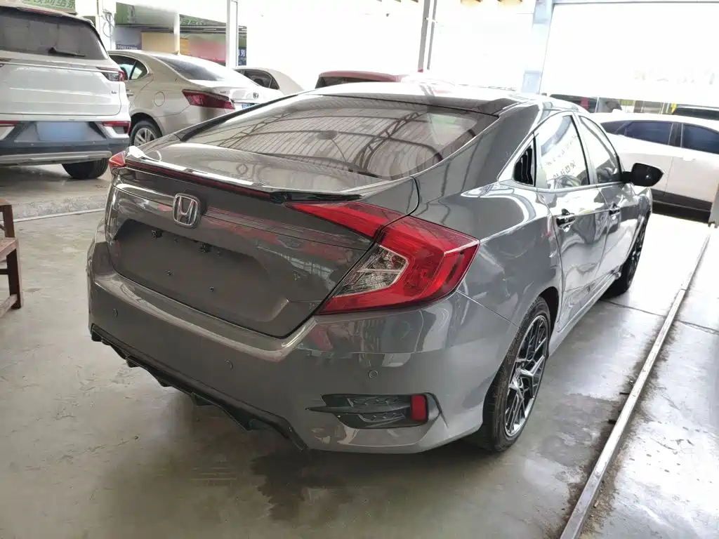 Honda Civic — миниатюра 7