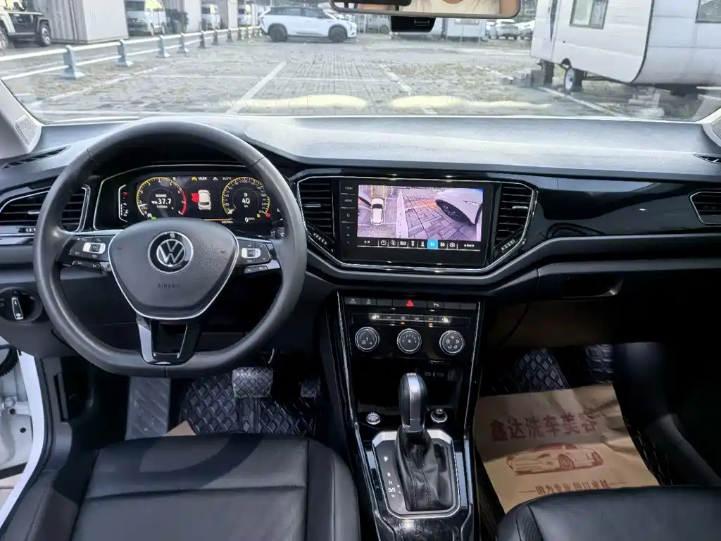 Volkswagen T-Roc — миниатюра 4