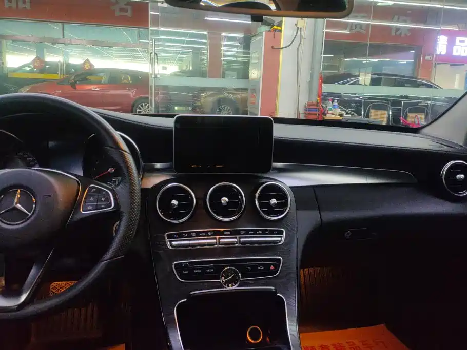 Mercedes-Benz C-Class — миниатюра 13