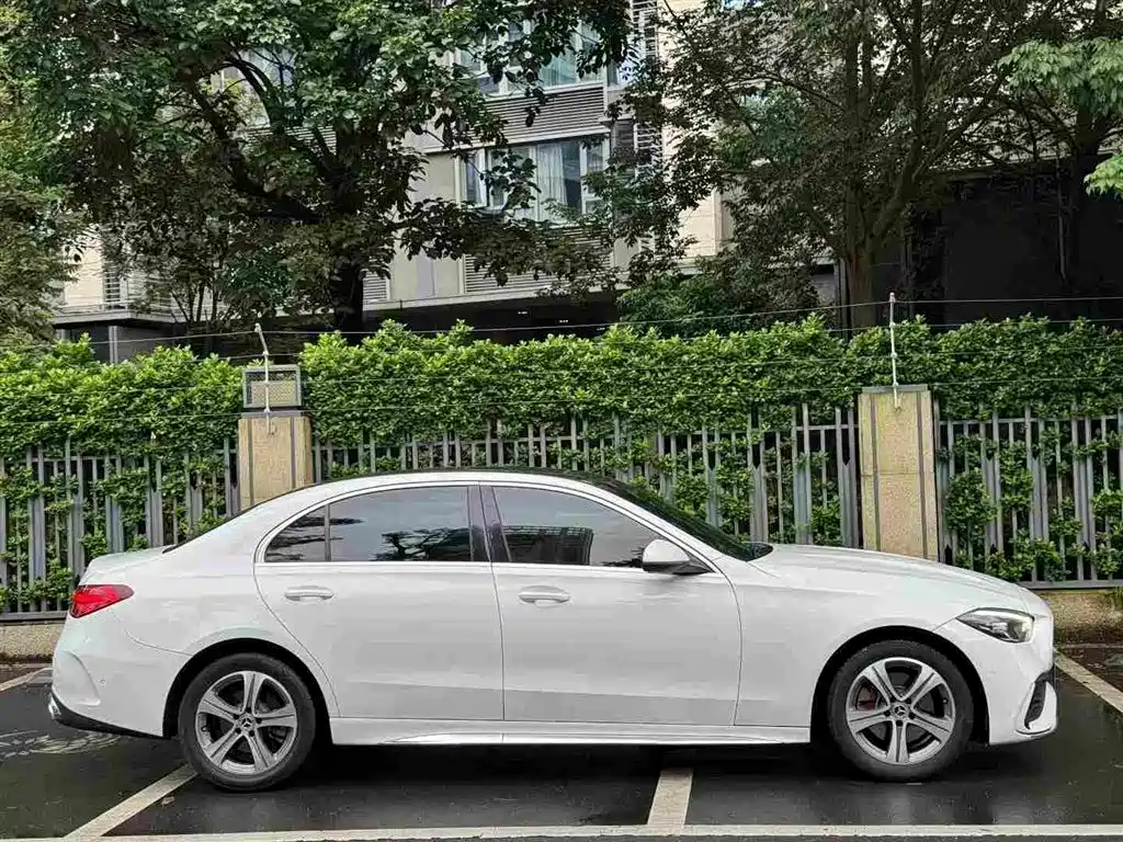 Mercedes-Benz C-Class — миниатюра 4