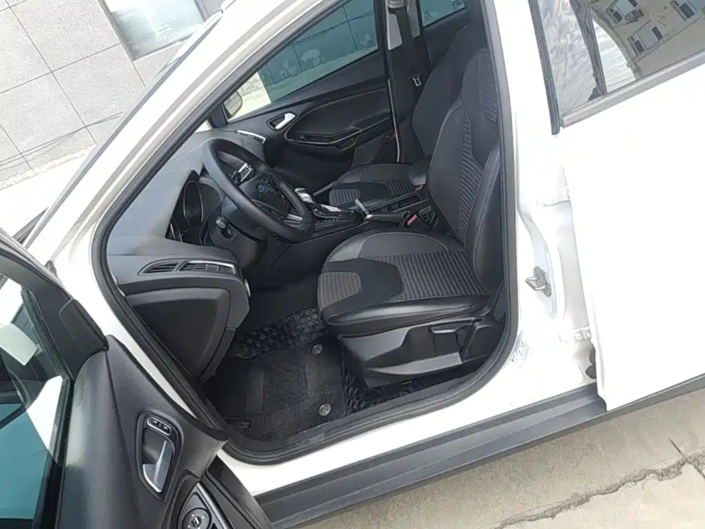 Ford Focus — миниатюра 15