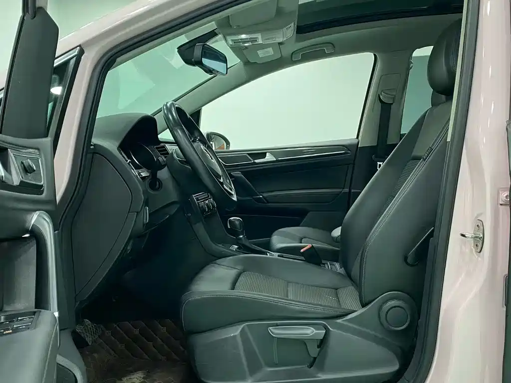 VOLKSWAGEN GOLF*JIAYU