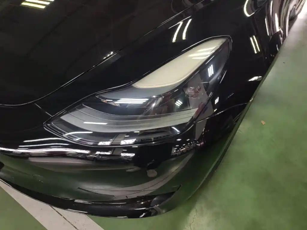 Tesla Model 3 — миниатюра 24