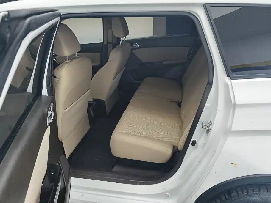 Baojun 310W — миниатюра 11