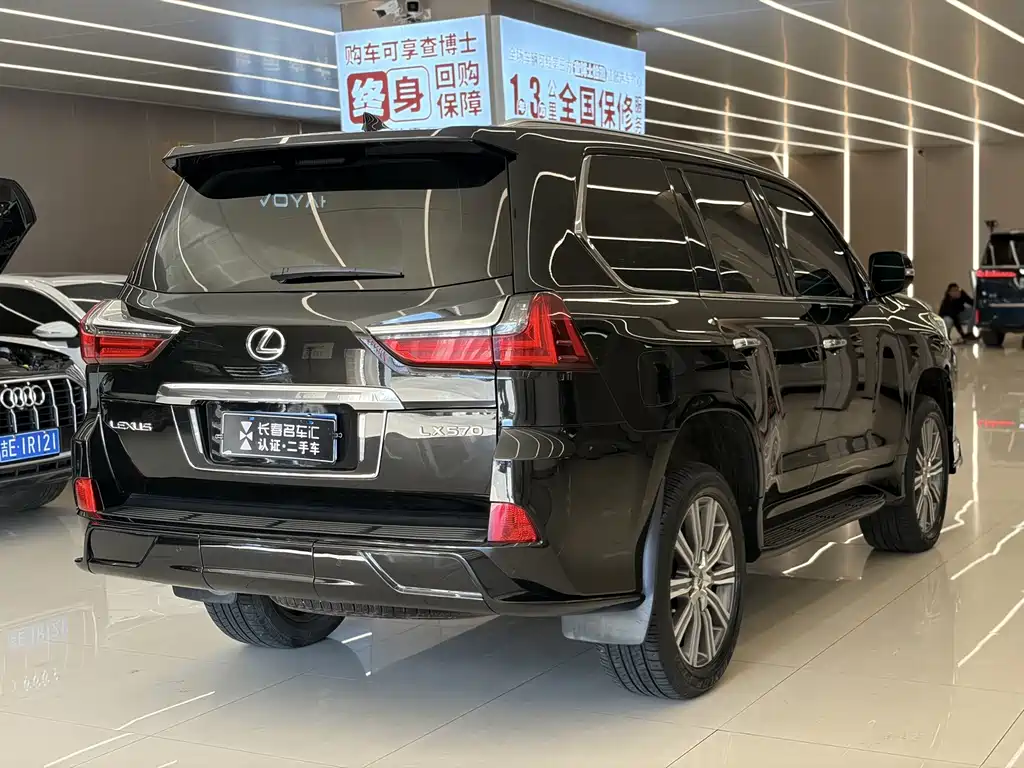 Lexus LX — миниатюра 4