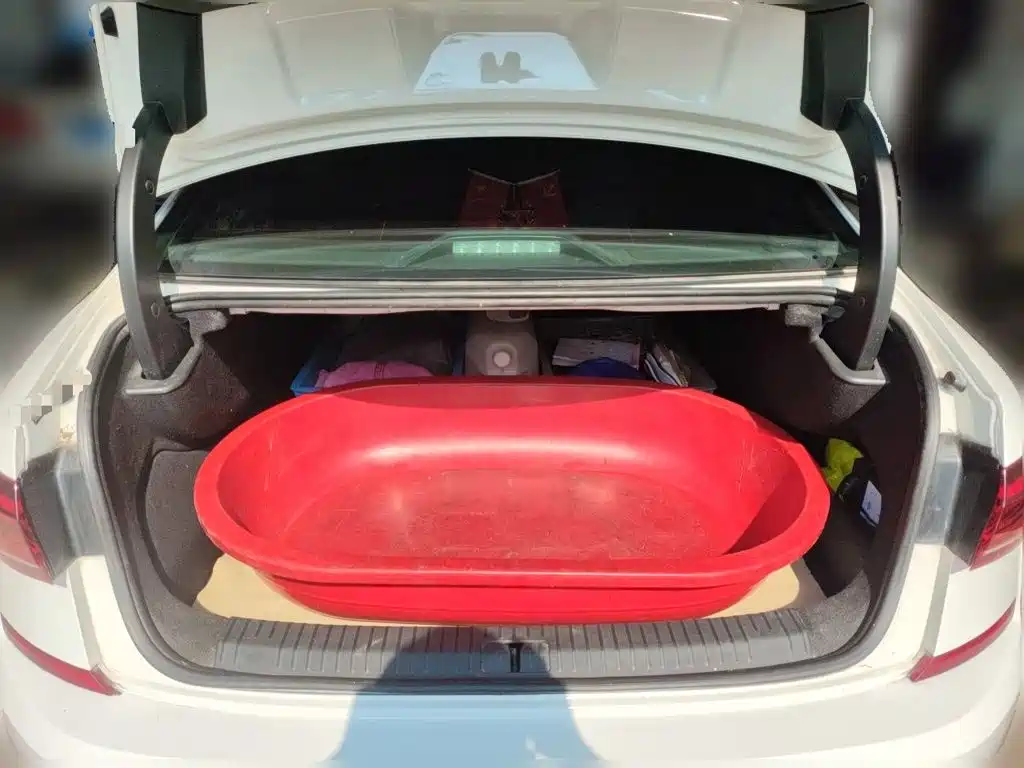Volkswagen Passat PHEV — миниатюра 15