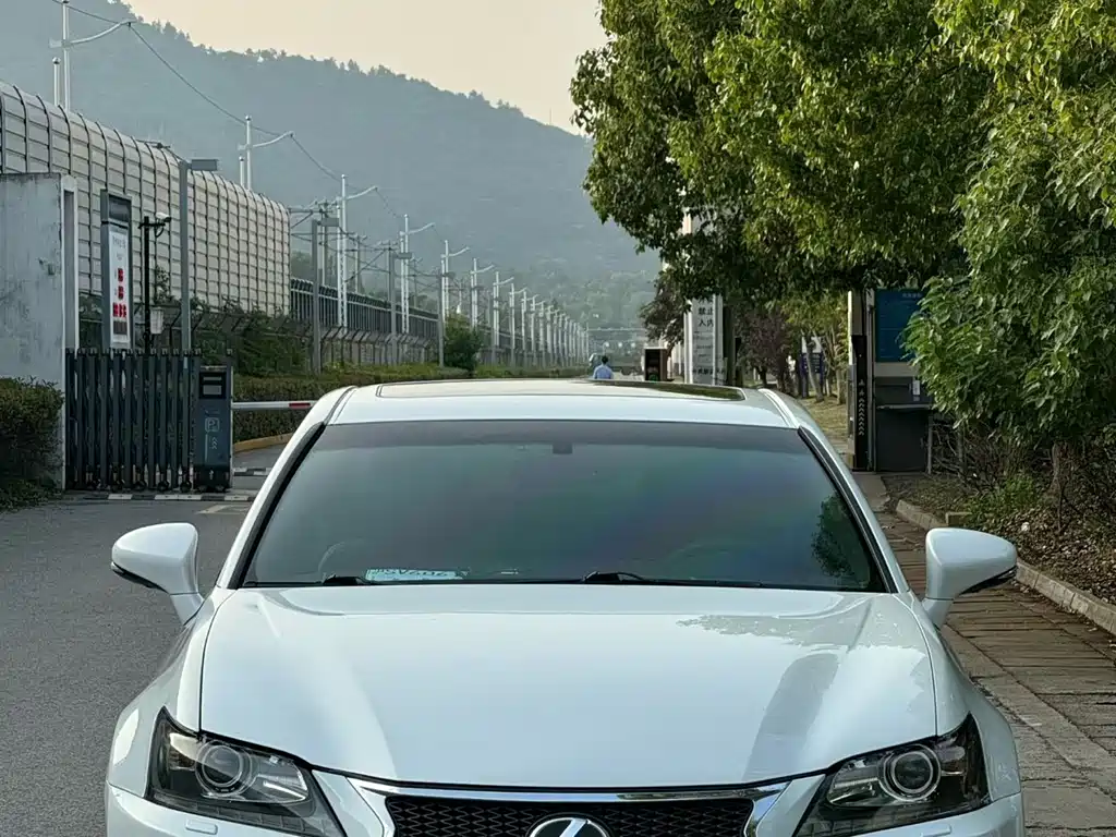 Купить Lexus GS
