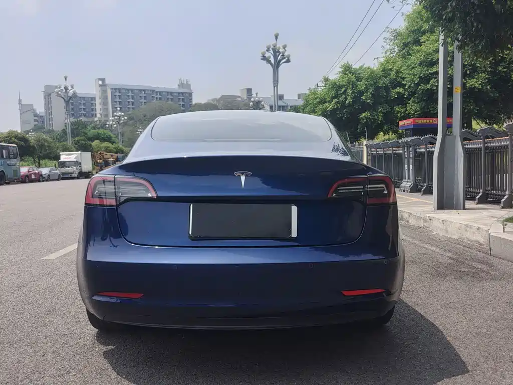 Tesla Model 3 — миниатюра 14