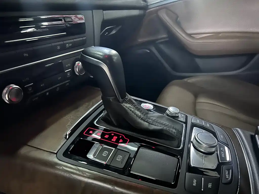 Audi A6L — миниатюра 10