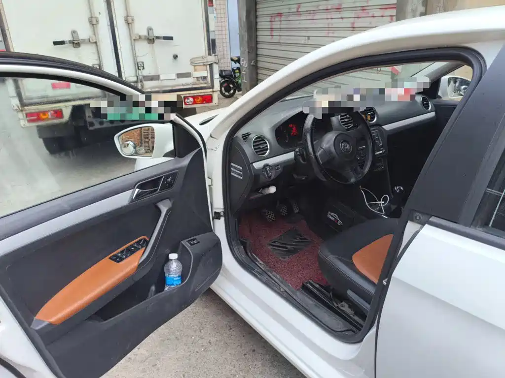 Volkswagen Jetta — миниатюра 12