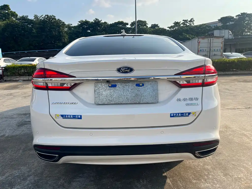 Ford Mondeo — миниатюра 11
