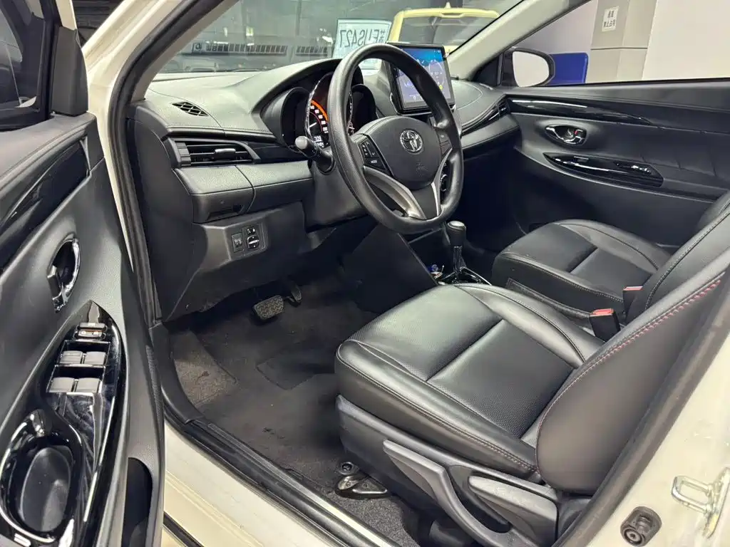 Toyota Yaris L — миниатюра 7