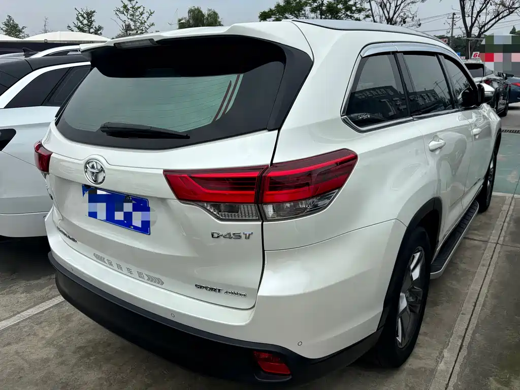 Toyota Highlander 2018 2.0T Luxury 7 мест V