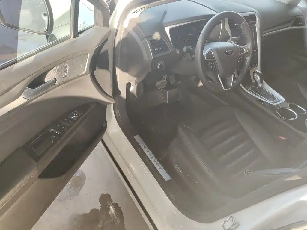 Ford Mondeo — миниатюра 16