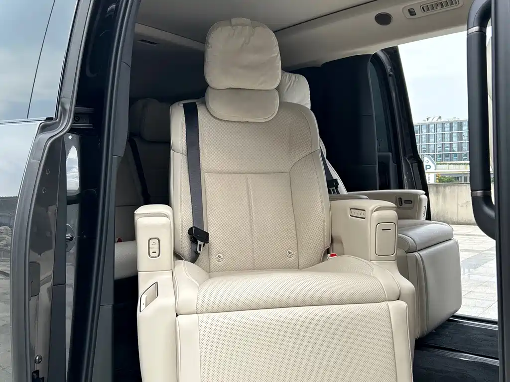 Li Auto Li MEGA — миниатюра 14