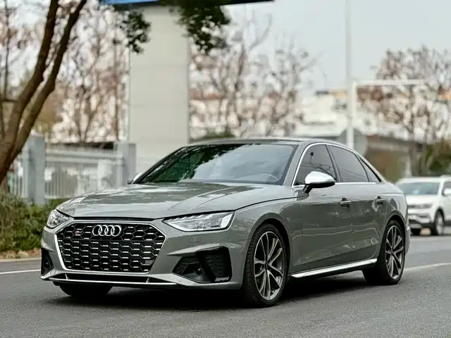 AUDI S4 2021