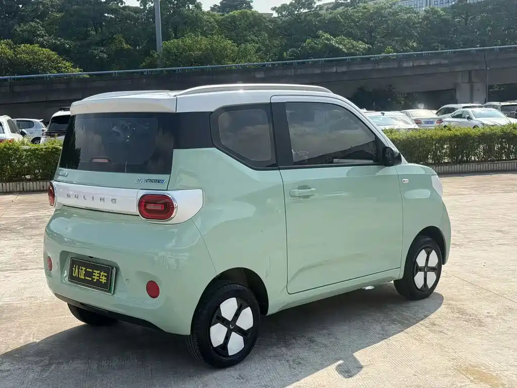 Wuling MINIEV — миниатюра 6