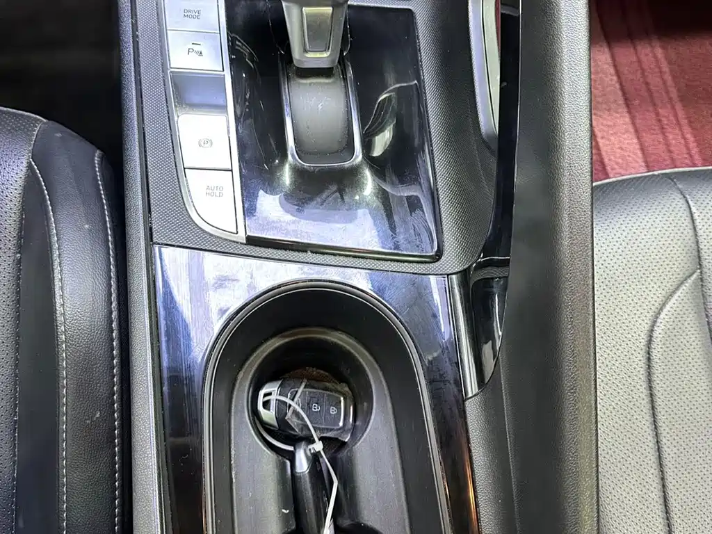 Hyundai Elantra — миниатюра 12