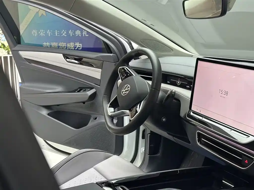 VOLKSWAGEN ID.7 VIZZION