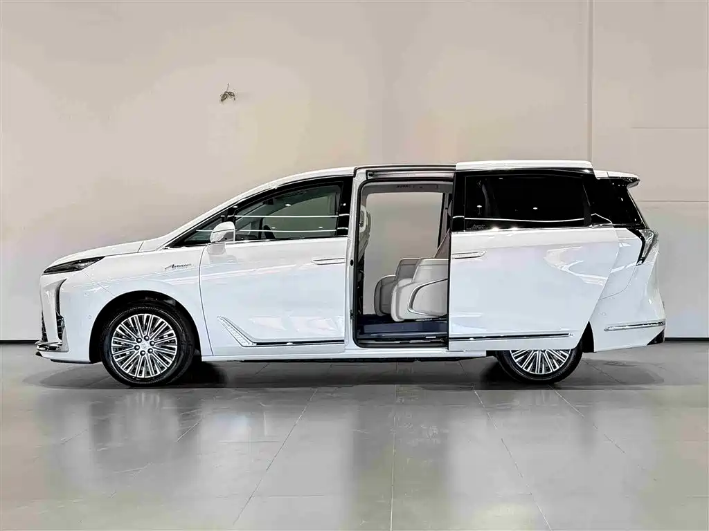 BUICK GL8 NEW ENERGY