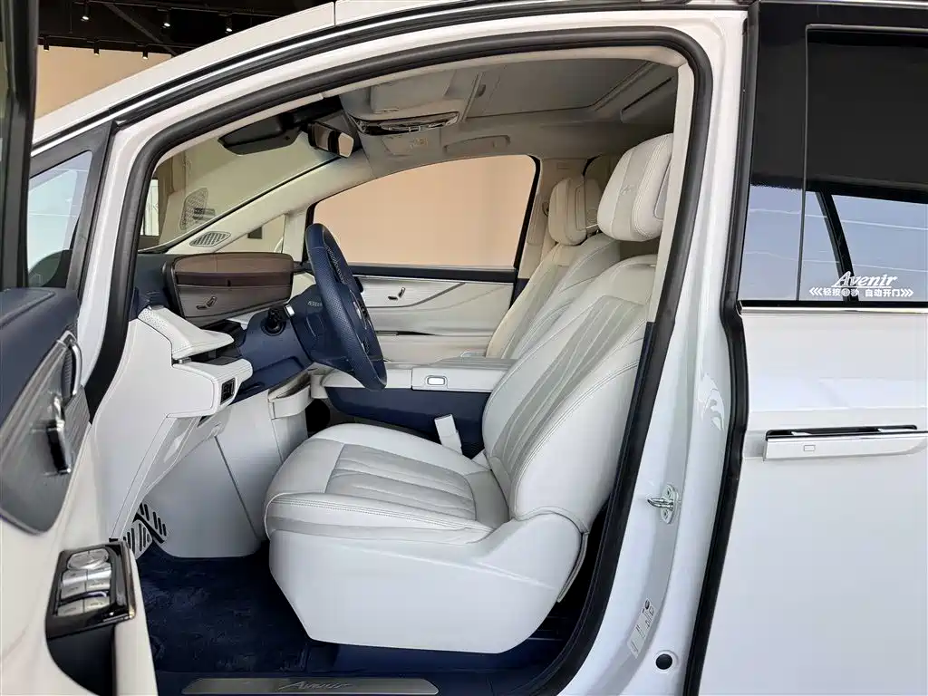 BUICK GL8 NEW ENERGY