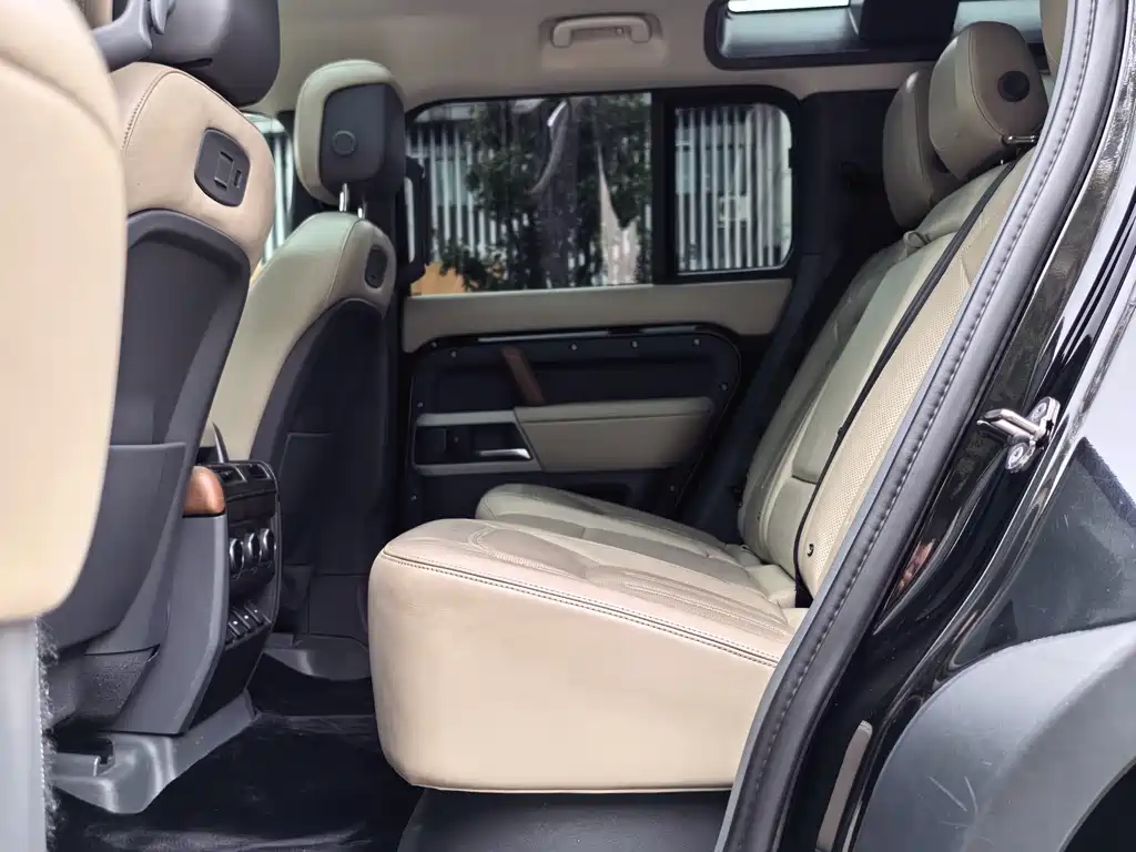 Land Rover Defender — миниатюра 13