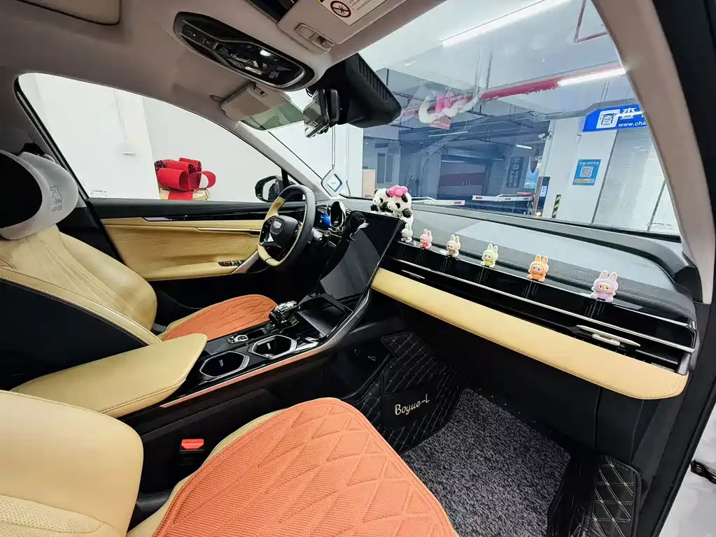 Geely Boyue L — миниатюра 9
