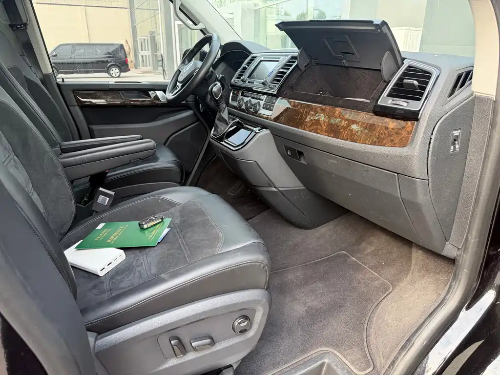 Volkswagen Multivan — миниатюра 8