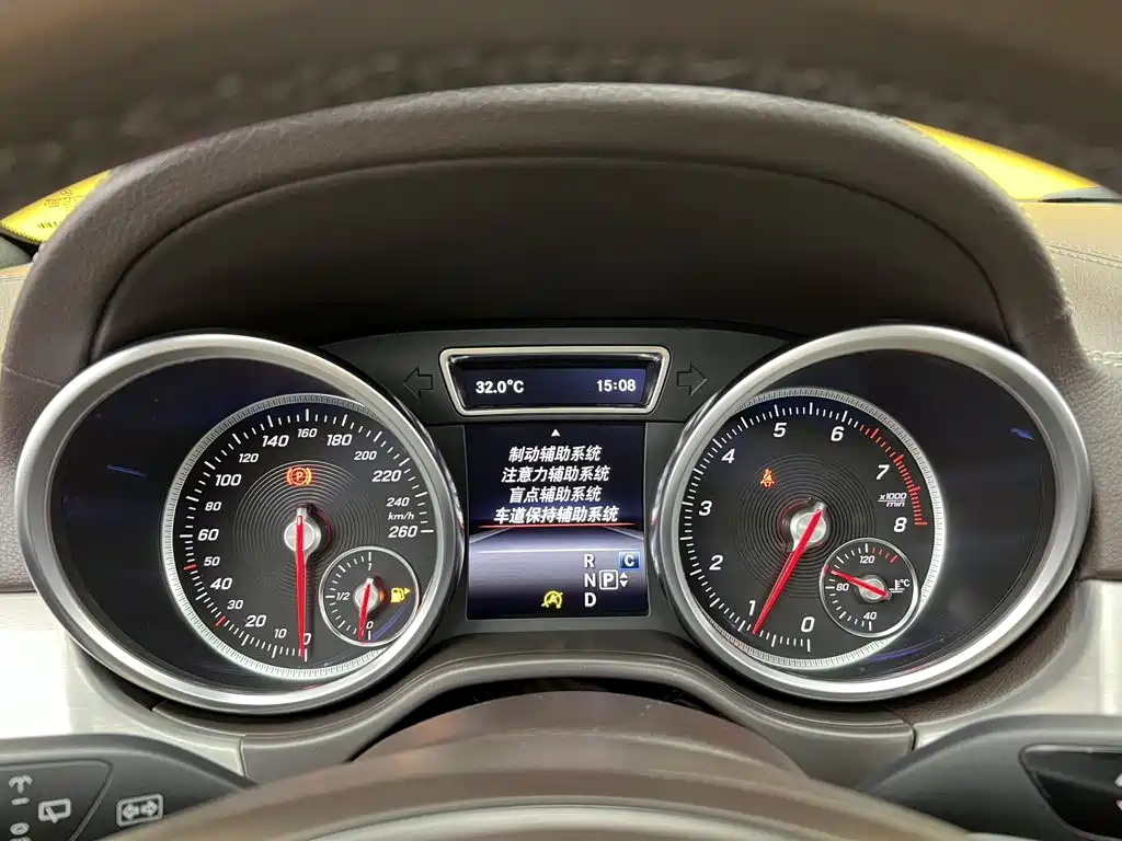 Mercedes-Benz GLS — миниатюра 21