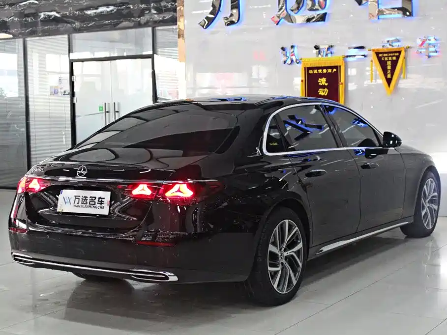 Mercedes-Benz E-Class — миниатюра 13