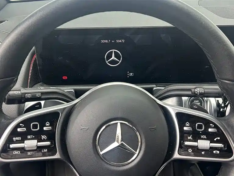 Mercedes-Benz GLB — миниатюра 8