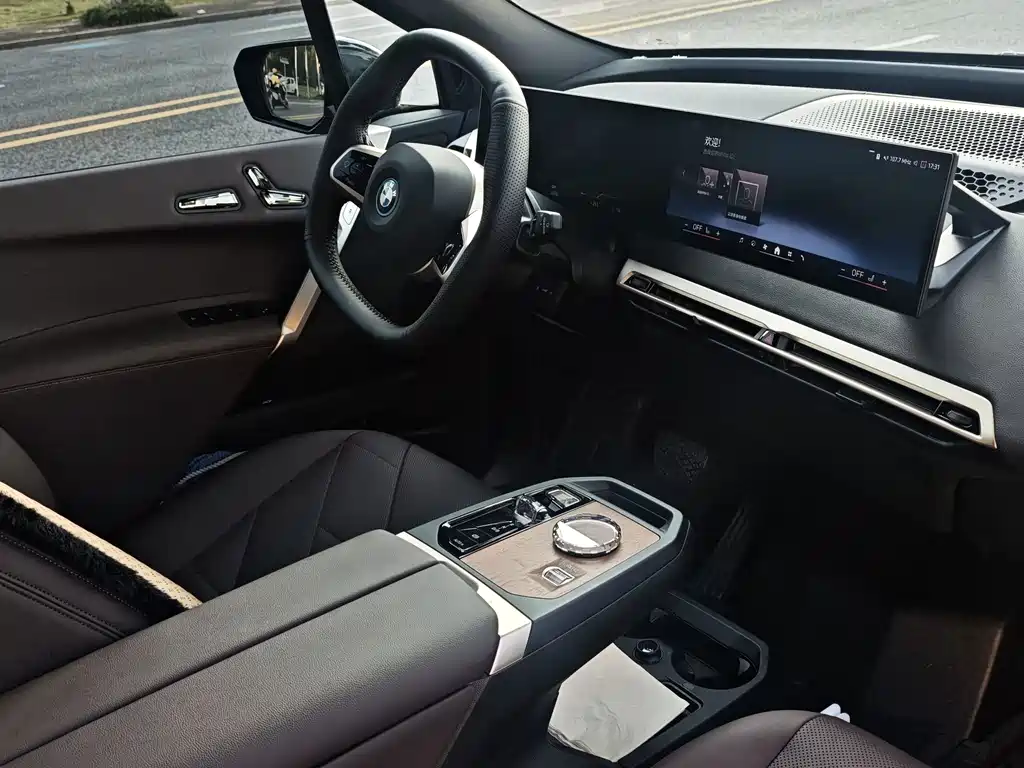 BMW iX — миниатюра 10