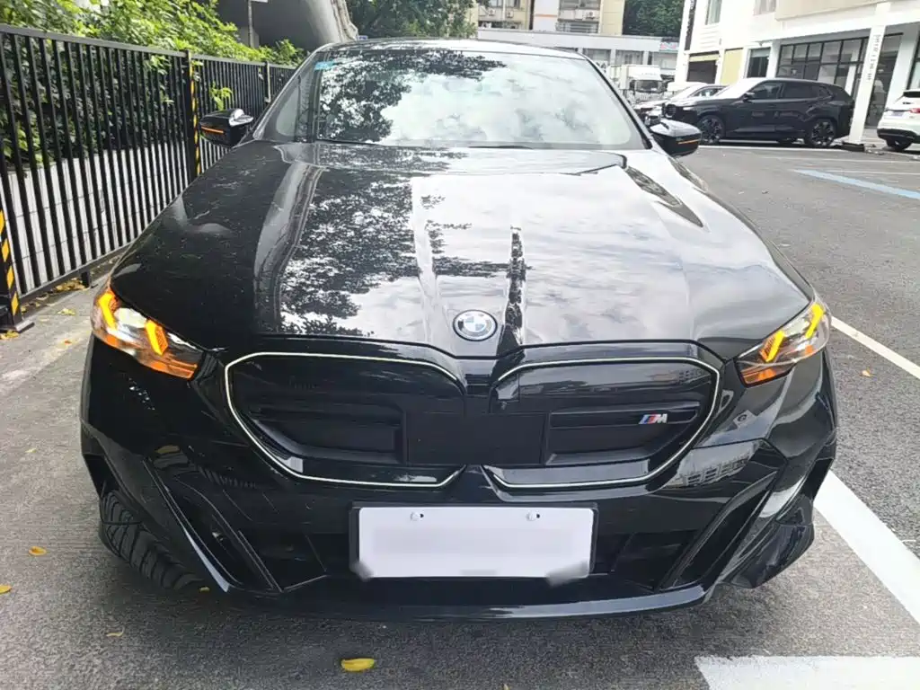 BMW i5 M60 — миниатюра 3