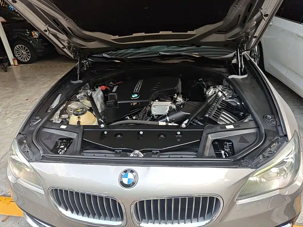 BMW 5 Series — миниатюра 20