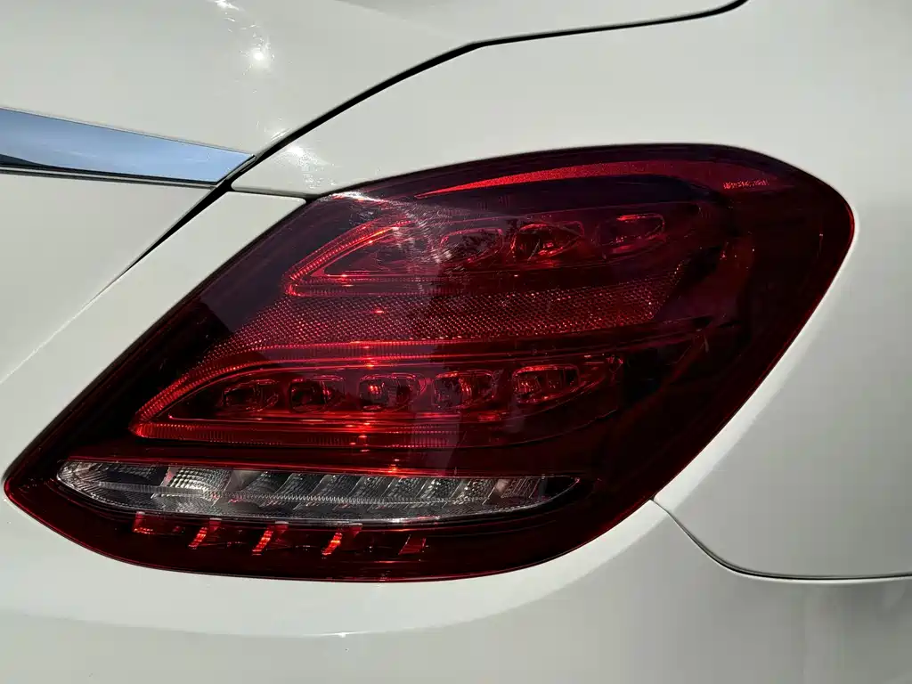 Mercedes-Benz C-Class — миниатюра 17