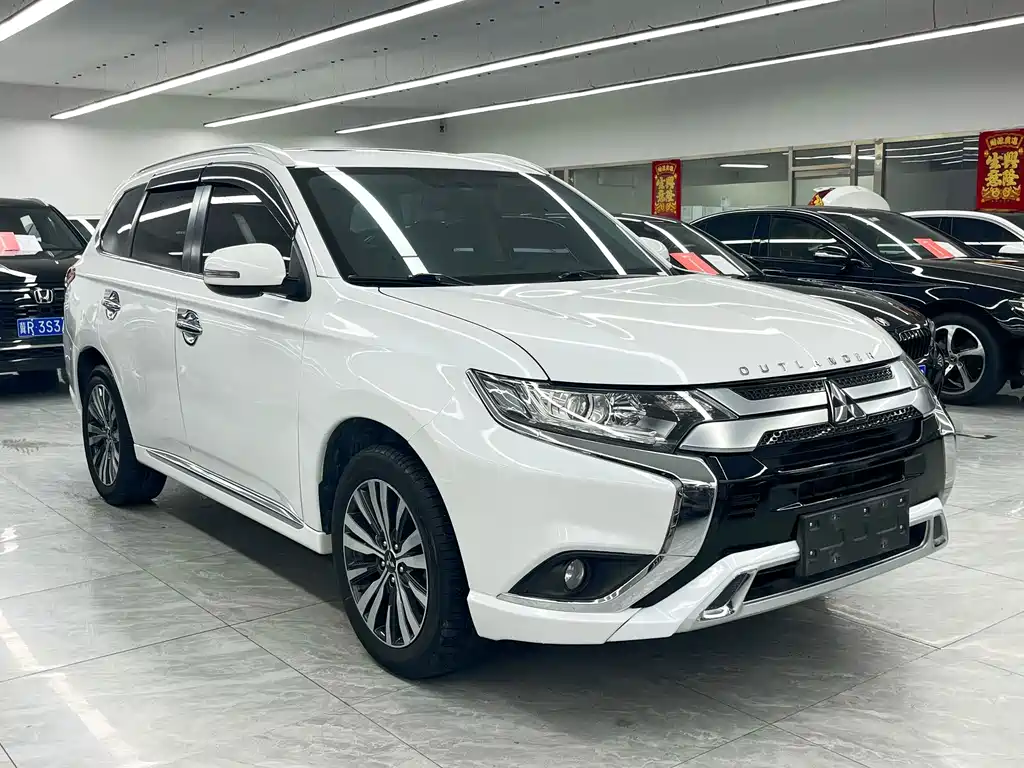 Mitsubishi Outlander — миниатюра 3