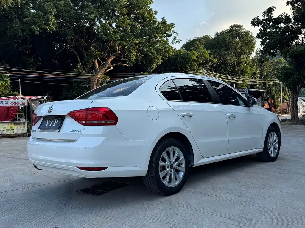 Volkswagen Lavida — миниатюра 10