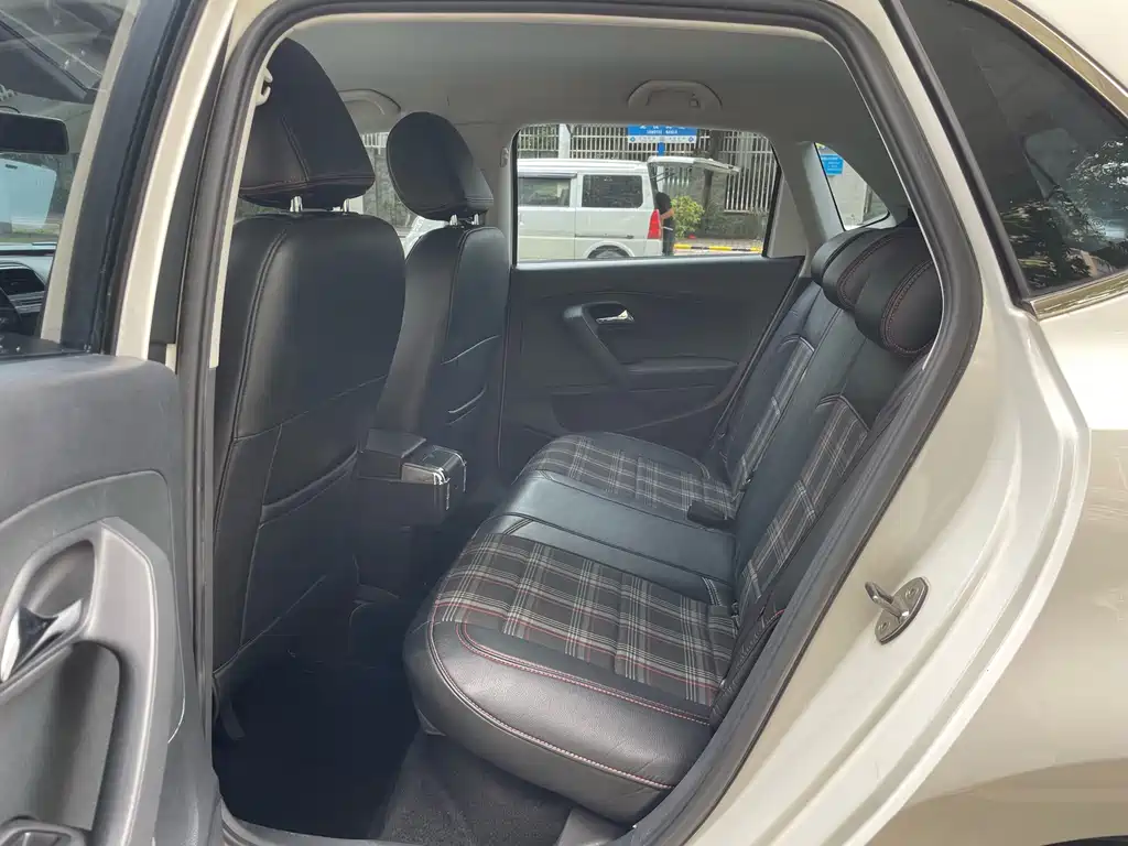 Volkswagen Polo — миниатюра 9