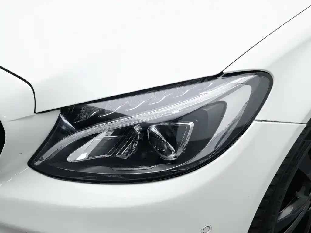 Mercedes-Benz C-Class — миниатюра 7